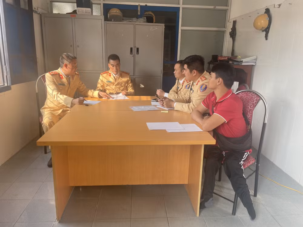 xac minh vu xe ba banh di tren cao toc hai phong ha long hinh 1