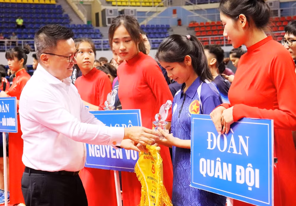 khai mac giai vo dich bong ban quoc gia bao nhan dan lan thu 41 hinh 2