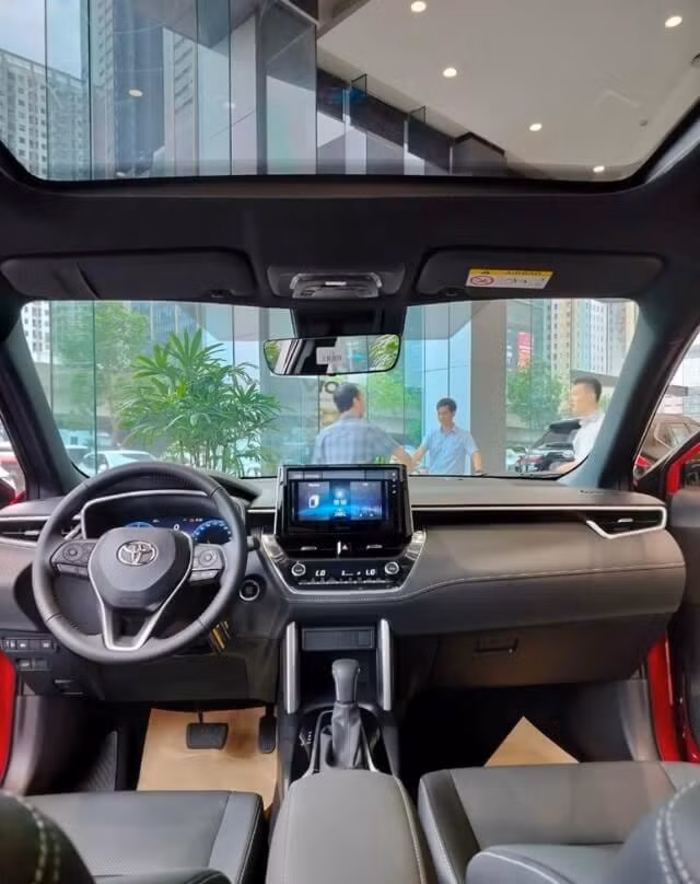 giaxeoto.vn-admin-upload-images-resize-_640-khoang-cabin-toyota-corolla-cross(1).jpg