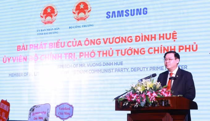 Phó Thủ tướng Vương Đình Huệ phát biểu tại lễ ký kết thỏa thuận hợp tác về việc hỗ trợ tư vấn cải tiến cho DN trong lĩnh vực công nghiệp hỗ trợ địa bàn tỉnh Hải Dương. Ảnh: VGP