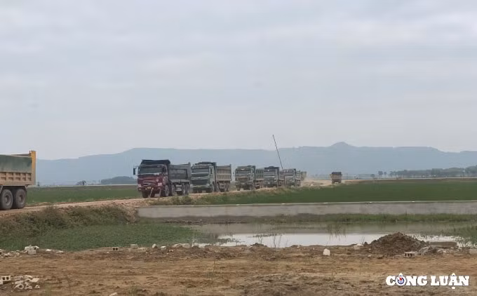 thanh hoa xe qua kho qua tai ram rap tren quoc lo hinh 3