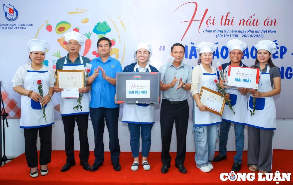 can bo doan vien cong doan co quan trung uong hoi nha bao viet nam cung nhau vao bep ket noi yeu thuong hinh 9