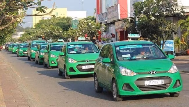 Hiện trên địa bàn thành phố Hà Nội đang có khoảng 15.500 chiếc xe taxi truyền thống hoạt động. Ảnh: TL