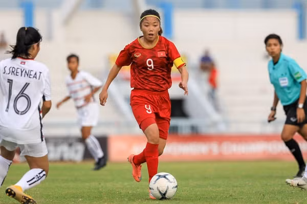 Đội trưởng Huỳnh Như để lại dấu ấn với cú hattrick ấn tượng. Ảnh: VFF