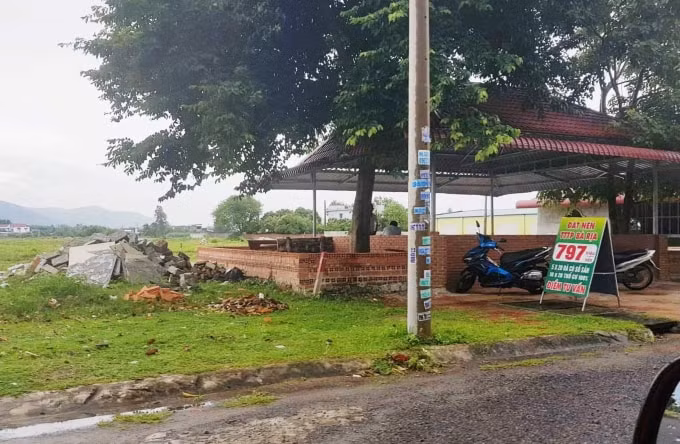 Dù cơ quan công an, chủ đầu tư đã cảnh báo nhưng việc chào bán đất nền dự án vẫn diễn ra.