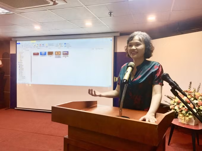 Đồng chí Trần Kim Hoa, Giám đốc Bảo tàng Báo chí Việt Nam phát biểu tại Lễ trao tặng hiện vật. Ảnh: Hoàng Huy