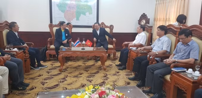 Chủ tịch Nguyễn Văn Đông làm việc với Đoàn báo chí Thái Lan
