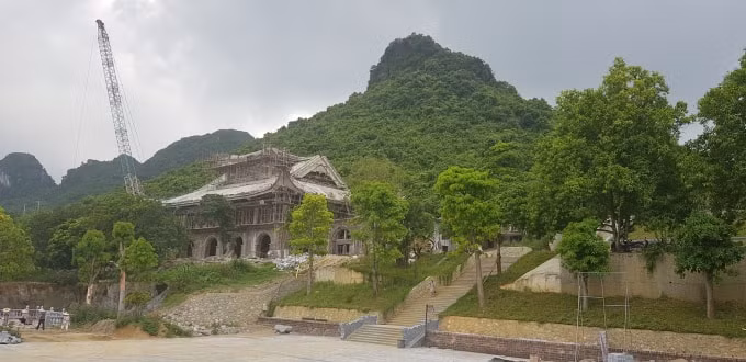 Tam Chúc đang tiếp tục xây dựng