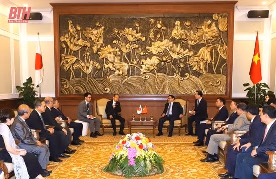 thu tuong pham minh chinh gap go chu tich lien minh nghi sy huu nghi nhat ban viet nam tai thanh hoa hinh 1