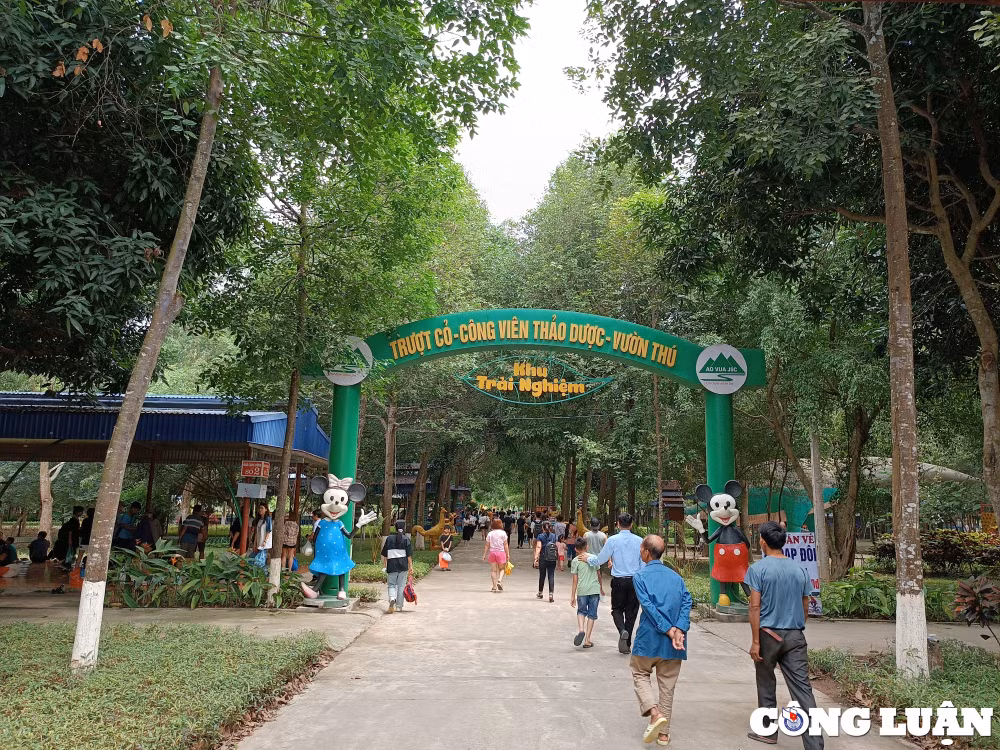 dao ngoc xanh hut khach du lich trong dip nghi 30 4 va 1 5 hinh 6