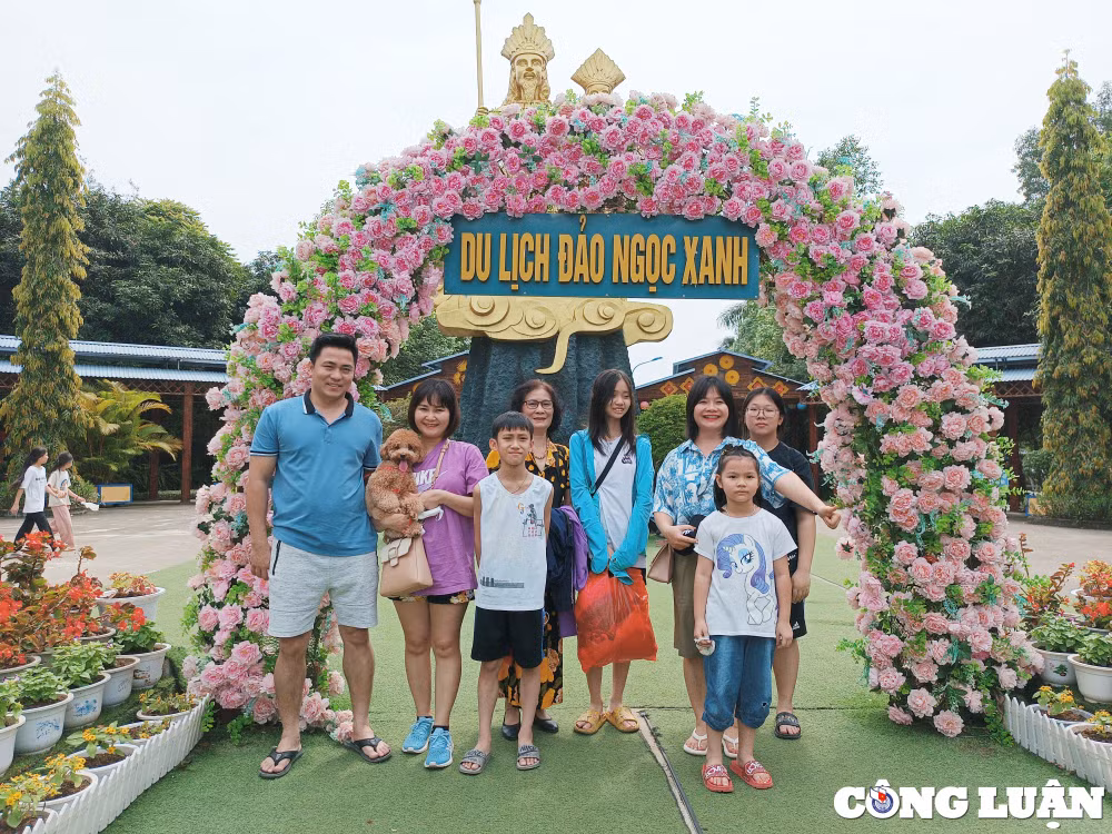dao ngoc xanh hut khach du lich trong dip nghi 30 4 va 1 5 hinh 1