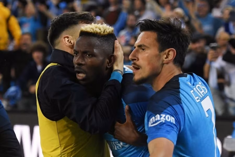 napoli vo dich serie a som 5 vong sau 33 nam cho doi hinh 3