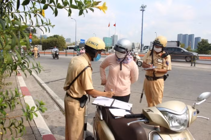 tu ngay 5 5 cham nop phat vi pham giao thong bi tinh lai theo ngay hinh 1