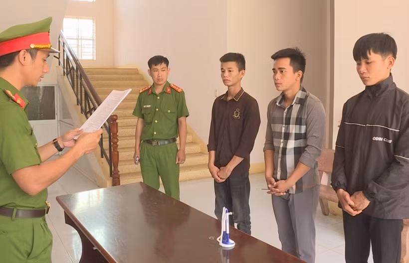 dak lak bat tam giam 3 doi tuong vac dao den quan bida chem nguoi hinh 1