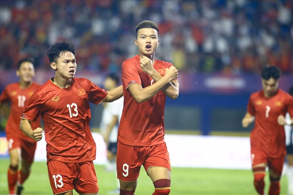 huan luyen vien philippe troussier u22 viet nam chien thang u22 lao la xung dang hinh 3