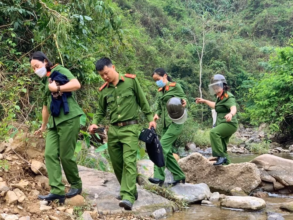 vuot nui bang doi vao ban lam can cuoc cong dan trong ngay nghi le hinh 1