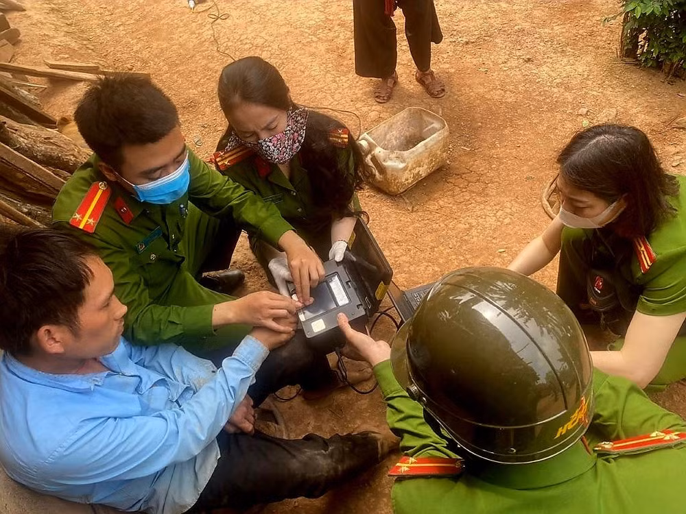 vuot nui bang doi vao ban lam can cuoc cong dan trong ngay nghi le hinh 5
