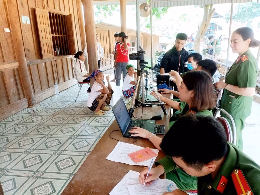 vuot nui bang doi vao ban lam can cuoc cong dan trong ngay nghi le hinh 8