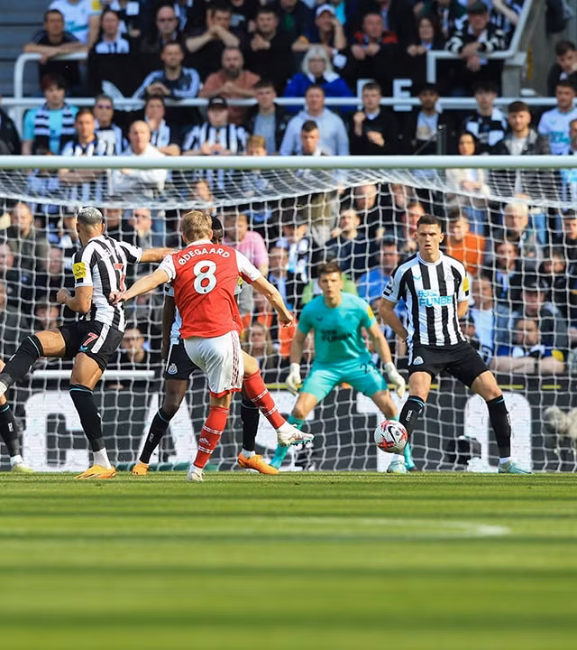 odegaard toa sang arsenal de dang kiem 3 diem truoc newscastle hinh 2
