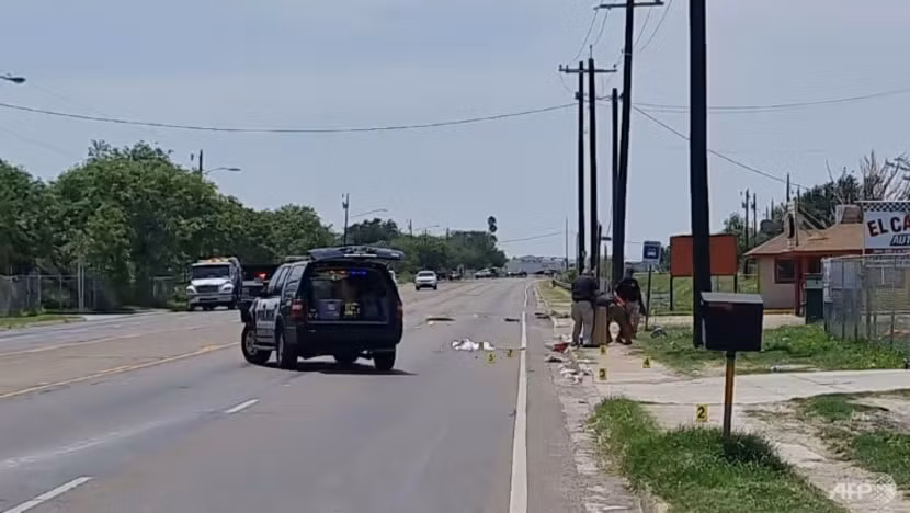 it nhat 7 nguoi thiet mang trong vu dam xe vao nguoi di cu o texas hinh 1
