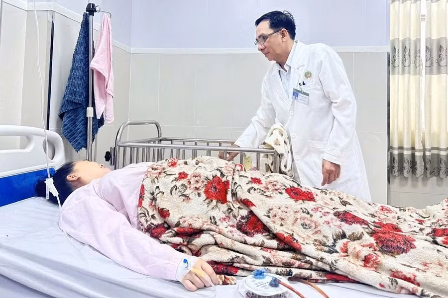 Gần 6.000 người nhập viện vì rắn độc cắn: Báo động nguy cơ mùa mưa ở miền Tây