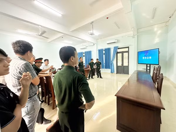 man-hinh-tuong-tac-luc-quan-2.jpg