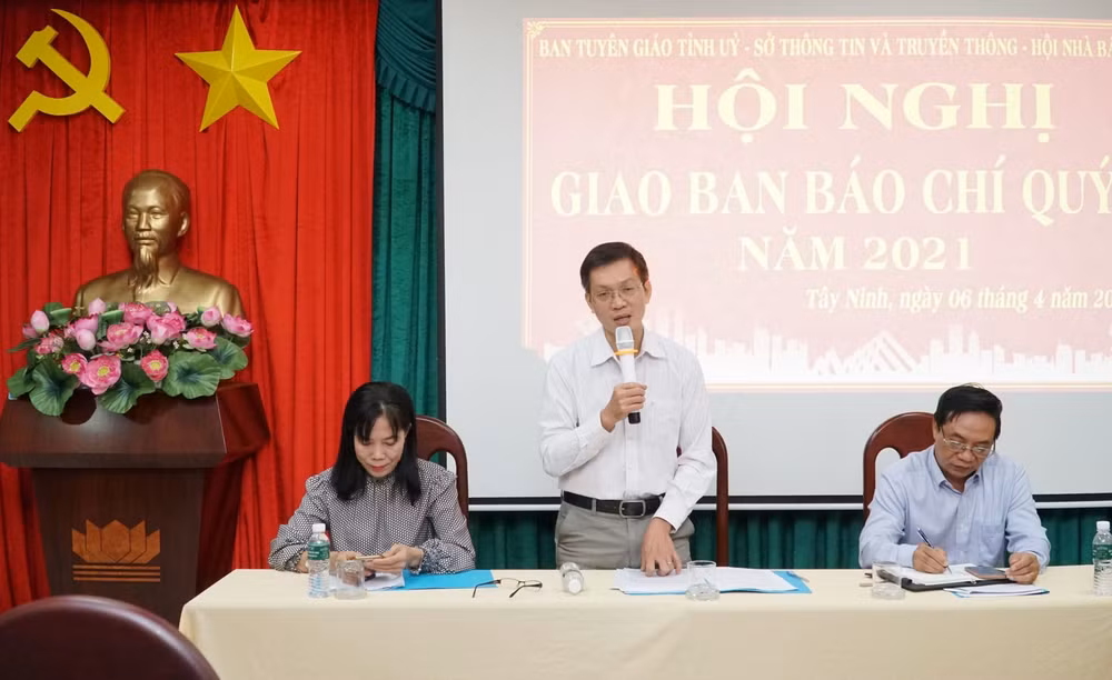 Lãnh đạo Ban Tuyên giáo Tỉnh ủy định hướng thông tin tuyên truyền trong quý II.2021. Ảnh: Giao Tuyến