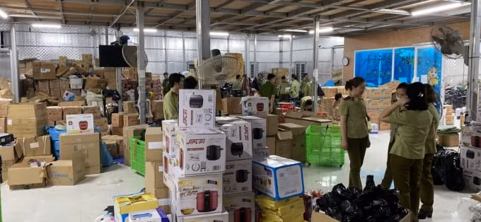 Kho hàng giả lớn nhất tại Ninh Bình vừa bị triệt phá.