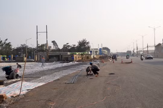 Quốc lộ 1A qua xã Ngọc Hồi rộng mở, người dân phấn khởi trước diện mạo mới