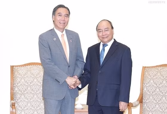 Thủ tướng Nguyễn Xuân Phúc tiếp Thống đốc tỉnh Nagano (Nhật Bản) Abe Shuichi. Ảnh: VGP