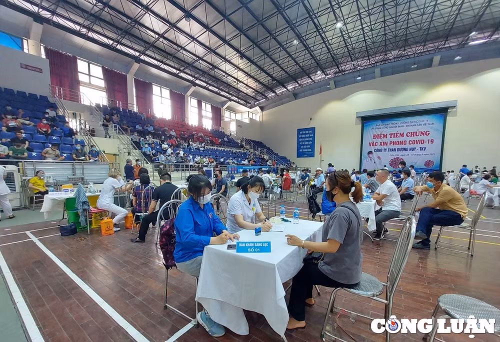 quang ninh hoan thanh tiem phong covid 19 cho tre em truoc nam hoc moi hinh 1