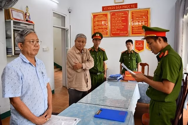 khoi to bat giam nguyen giam doc ban quan ly dau tu xay dung huyen nam giang hinh 1