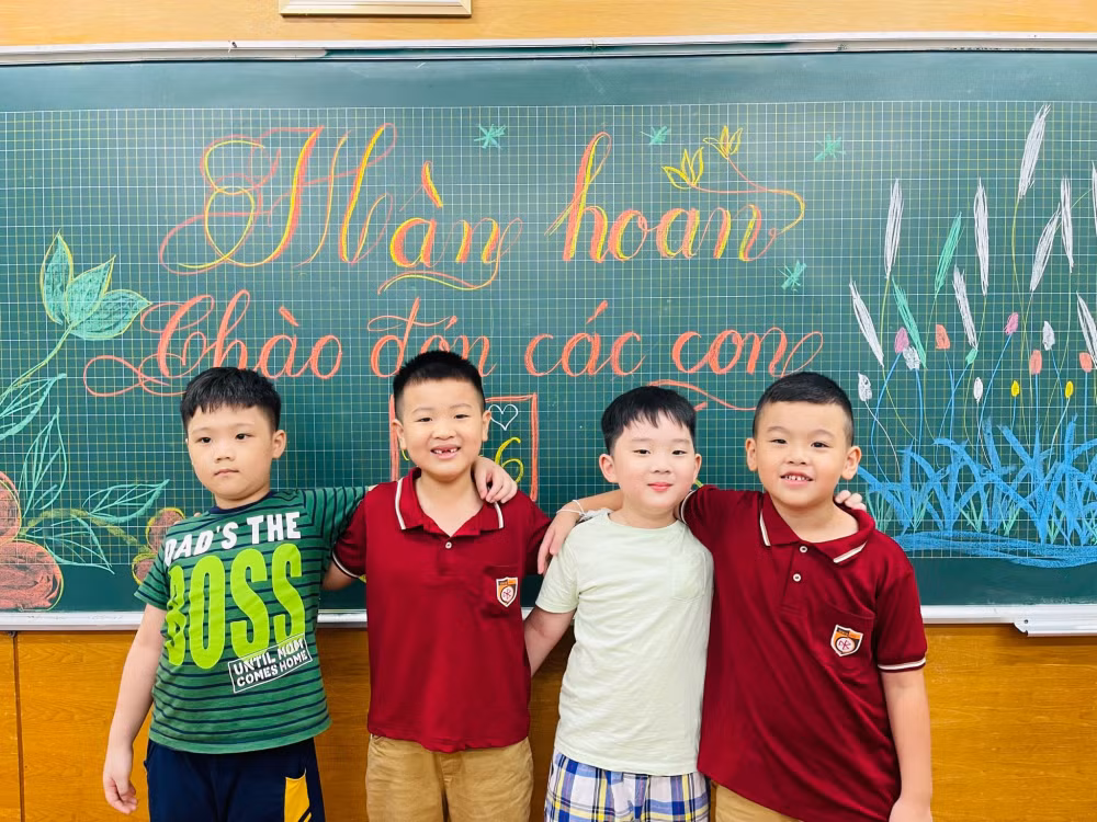 hoc sinh lop 1 ca nuoc tuu truong cac em thich thu kham pha bac hoc moi hinh 4