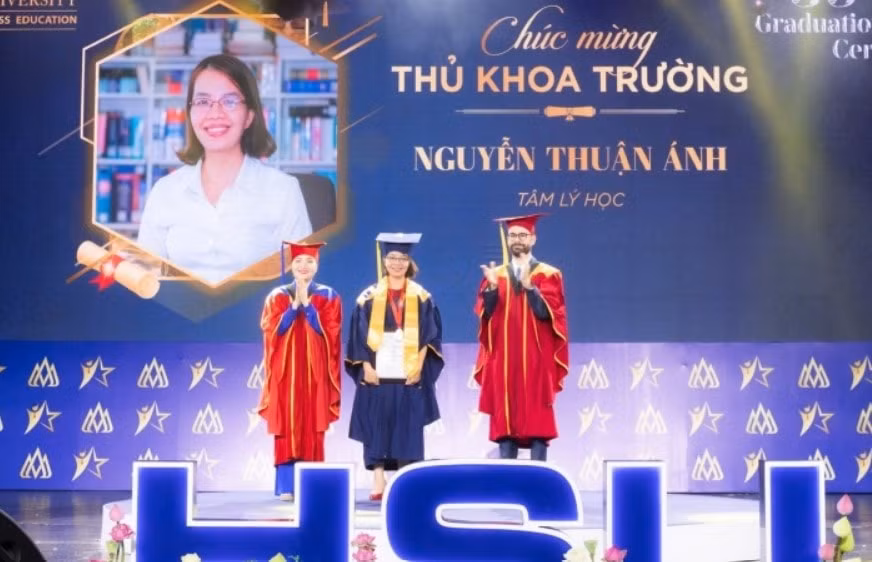 con duong tro thanh thu khoa cua nu cu nhan 40 tuoi hinh 2