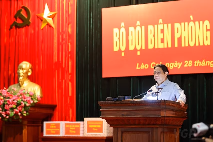 thu tuong pham minh chinh tham dong vien can bo chien si bo doi bien phong tinh lao cai hinh 3