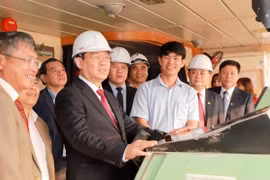 Phó Thủ tướng Vương Đình Huệ chúc Tết cán bộ, nhân viên Công ty cổ phần Cảng Nghệ Tĩnh