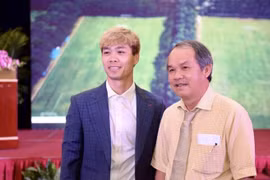 Công Phượng nhận quà khủng từ ông chủ bầu Đức