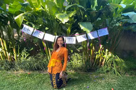 Minh Tú gọi 4 tháng mắc kẹt Bali do Covid-19 là "khóa tu mùa hè", mừng rơi nước mắt khi sắp được về nước