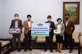 Vinamilk ủng hộ gần 15 tỷ đồng để tiếp sức tuyến đầu chống dịch