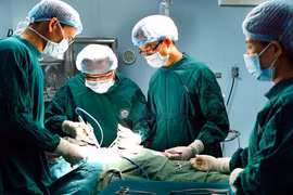 Kỹ thuật "nội soi tuyến giáp" của Việt Nam khiến thế giới phải đổ xô đến học