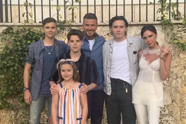 Victoria hé lộ lần đầu gặp David Beckham, cô khẳng định: “Tình yêu sét đánh là có thật”