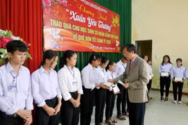 BSR trao quà Tết cho người nghèo, gia đình chính sách