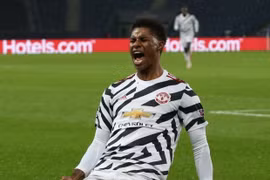 Marcus Rashford cam kết tương lai tại Old Trafford