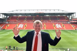 Huyền thoại vĩ đại nhất CLB Liverpool, Sir Kenny Dalglish nhập viện vì nhiễm virus Corona