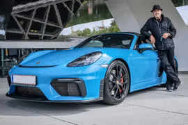 Ông lão 80 tuổi mua chiếc Porsche thứ 80 để tự mừng sinh nhật mình