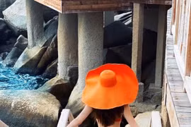 Diện bikini bỏng mắt, Hồ Ngọc Hà khoe dáng “chặt đẹp” tin đồn mang thai 5 tháng