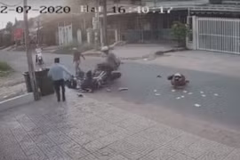 Vụ nữ sinh bị hành hung sau tai nạn: Sự vô cảm đáng lên án!