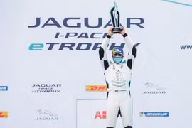 Simon Evans là nhà vô địch của giải đấu Jaguar I-Pace eTROPHY