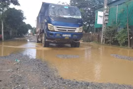 Hà Tĩnh: Dân khốn khổ vì tuyến đường nham nhở suốt nhiều năm liền