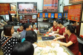 Giá vàng hôm nay 12/5: Bất ngờ giảm mạnh